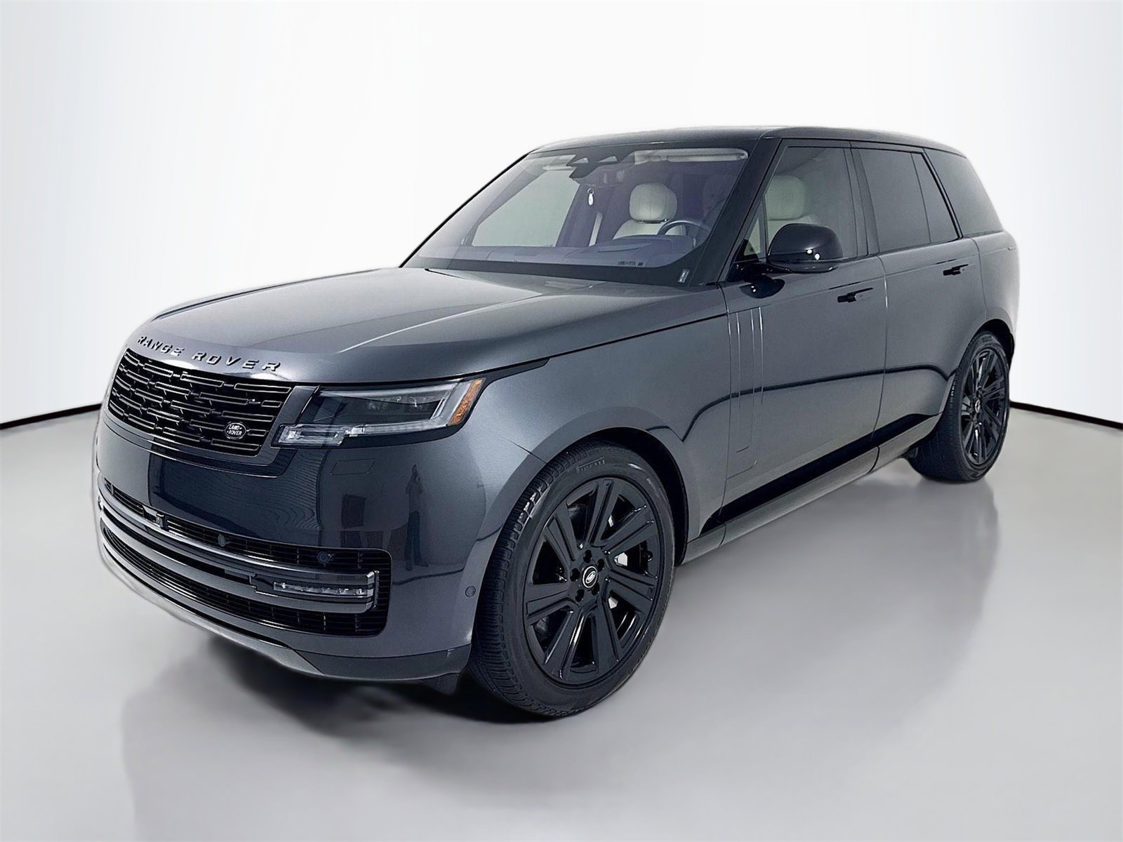 Used 2023 Land Rover Range Rover SE image 3