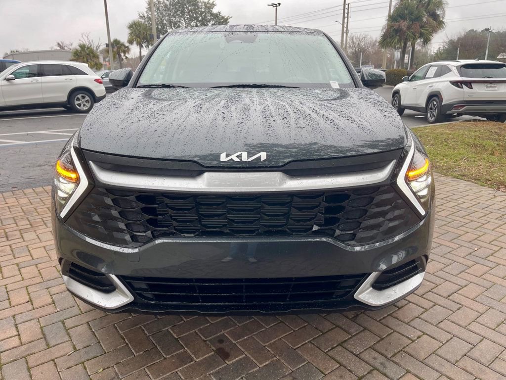 Used 2025 Kia Sportage LX image 9