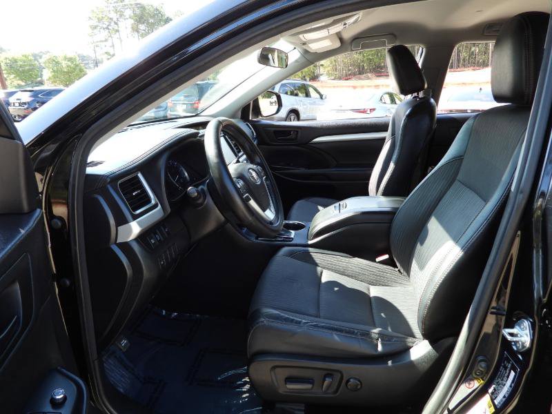 Used 2017 Toyota Highlander Plus image 44