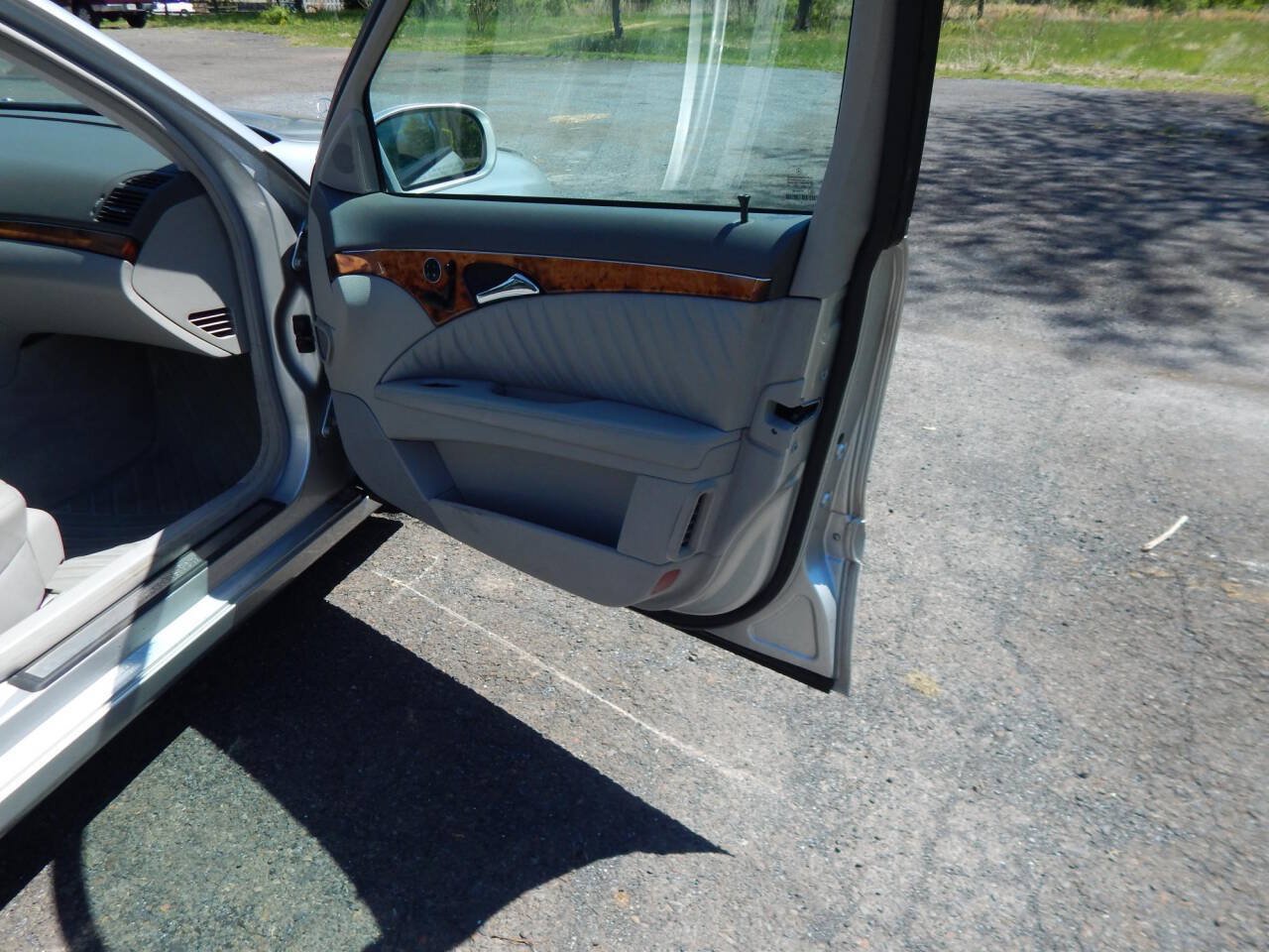Used 2005 Mercedes-Benz E 500 4MATIC Sedan image 16