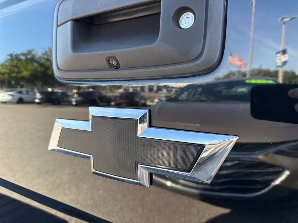 Used 2018 Chevrolet Silverado 1500 LT w/ All Star Edition image 9