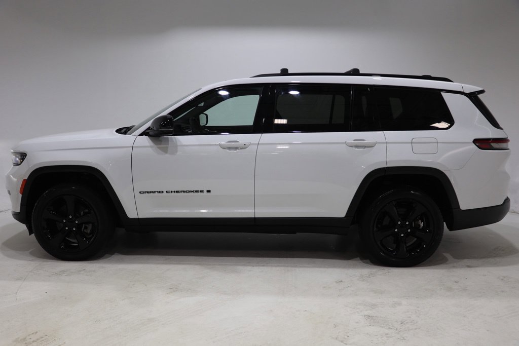 Used 2023 Jeep Grand Cherokee L Laredo AWD/4WD image 4