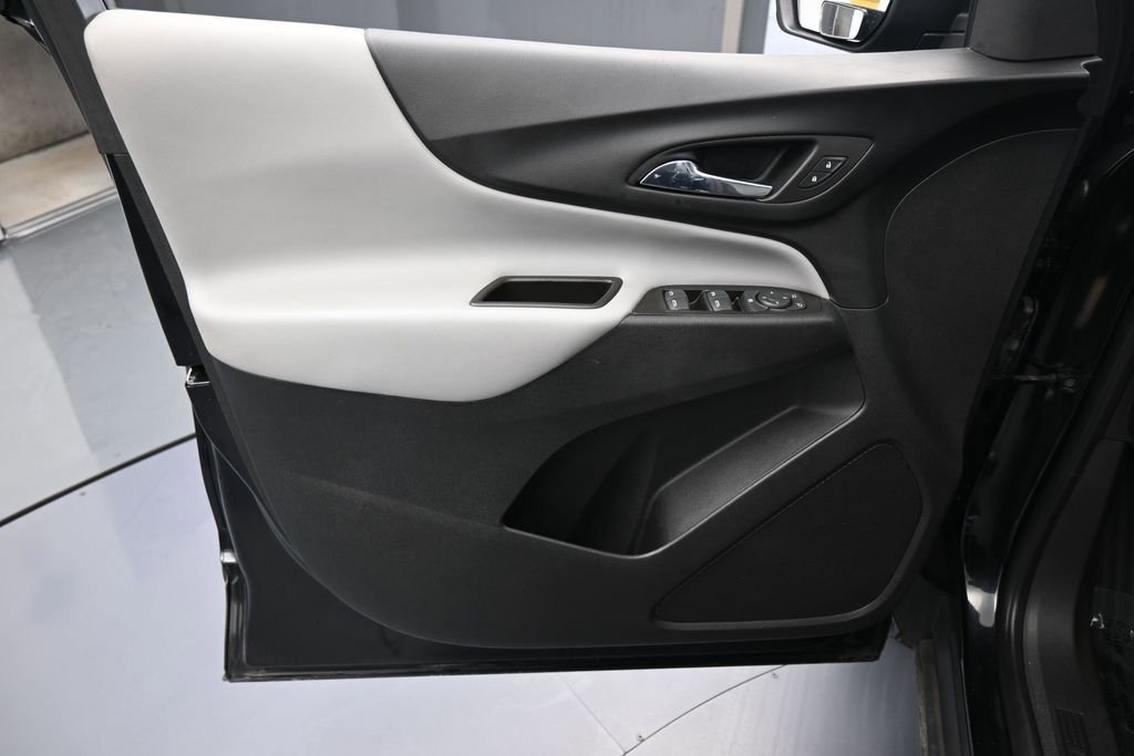 Used 2023 Chevrolet Equinox LS FWD image 12