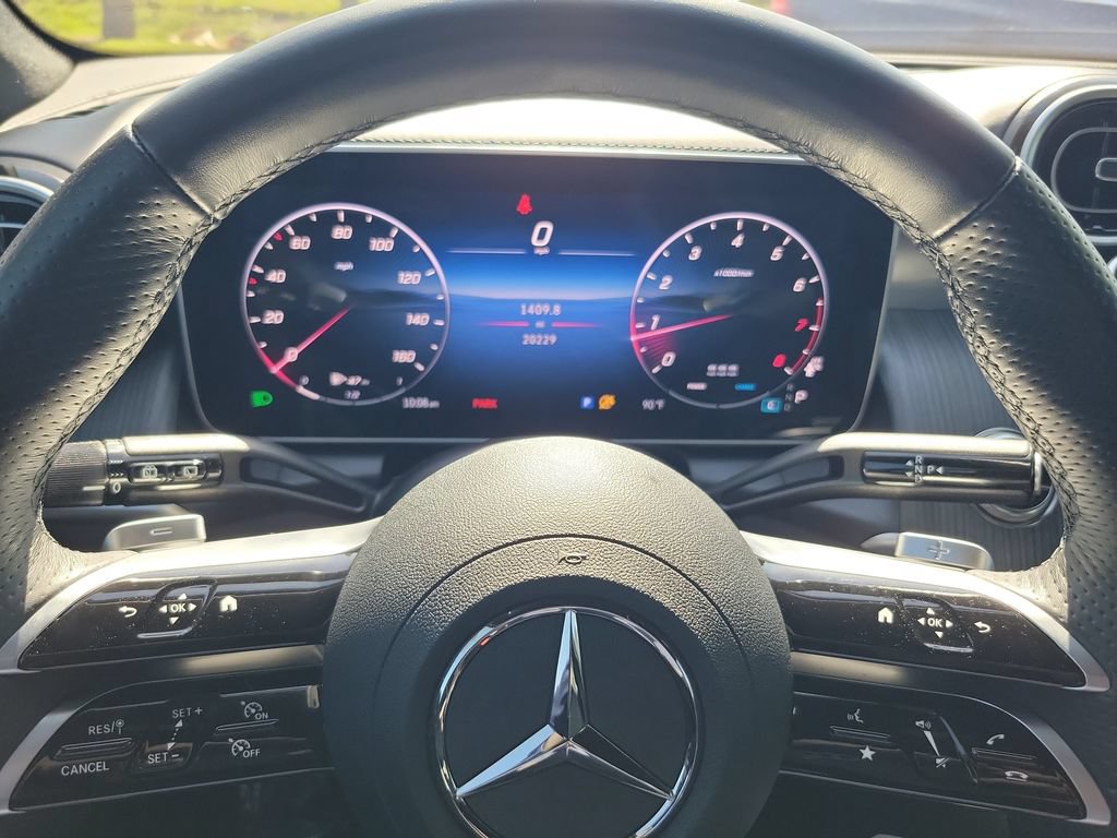 Used 2025 Mercedes-Benz GLC 300 4MATIC image 22