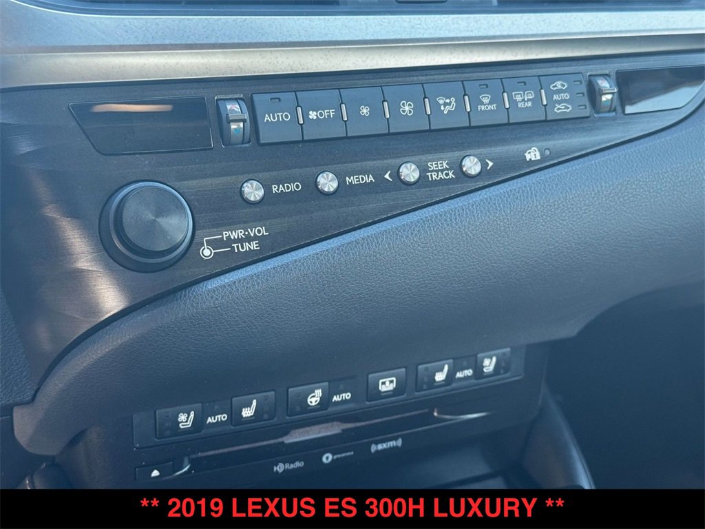 Used 2019 Lexus ES 300h w/ Accessory Package image 8
