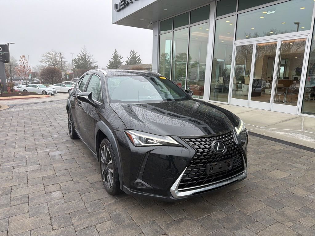 Used 2020 Lexus UX 200 w/ Premium Package image 2