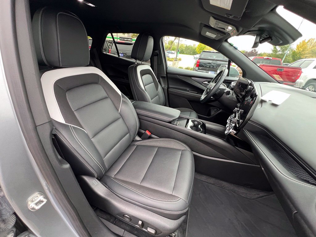 Used 2024 Chevrolet Blazer EV LT AWD/4WD image 28