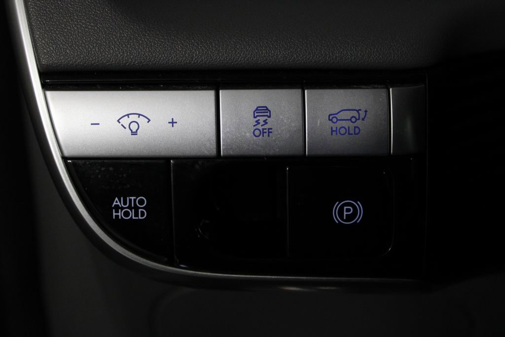 Certified 2022 Hyundai Ioniq 5 Limited w/ Cargo Package image 24