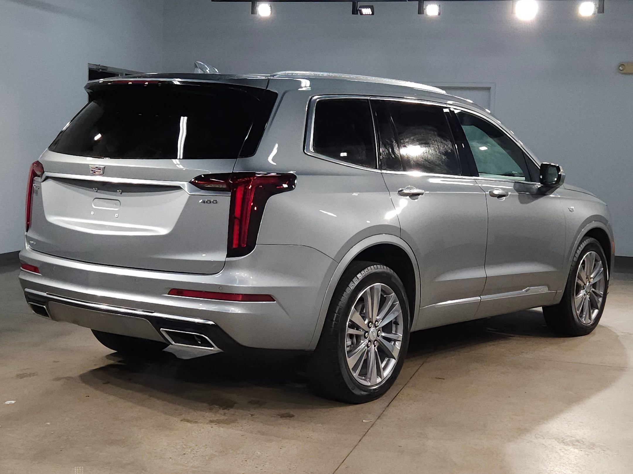 Used 2025 Cadillac XT6 Premium Luxury image 7