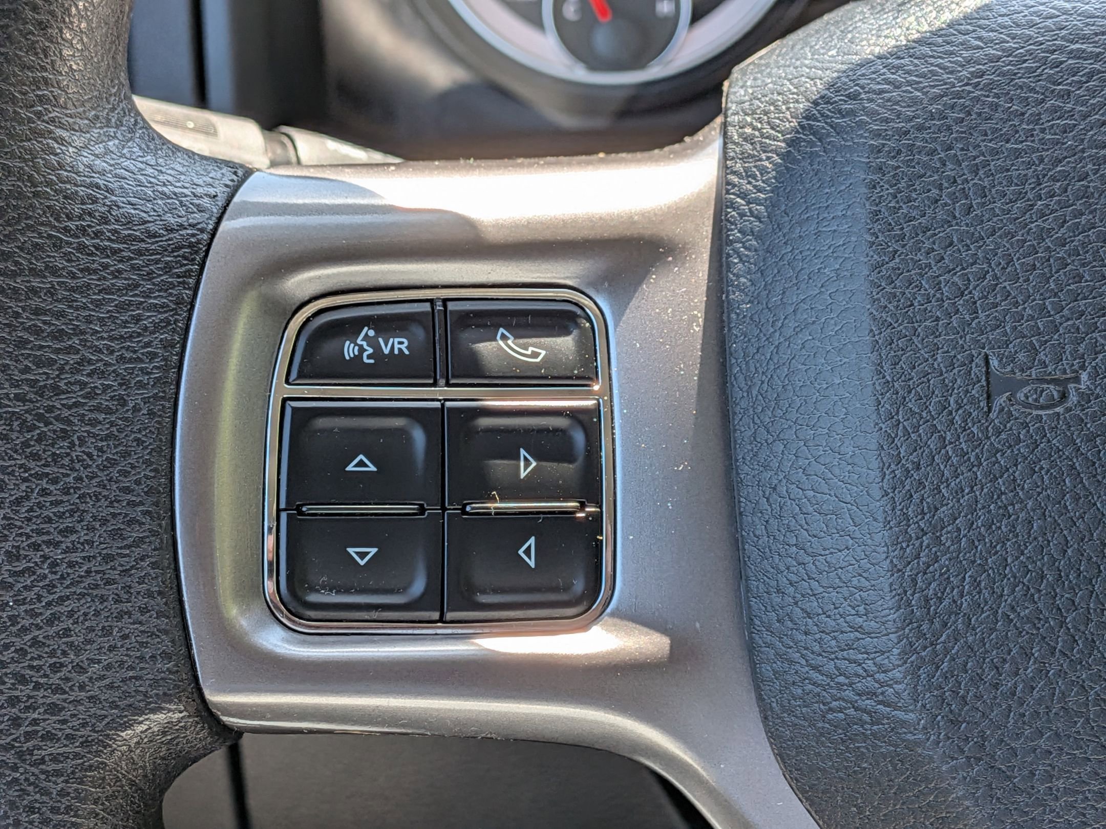Used 2024 RAM 1500 Classic SLT AWD/4WD image 18