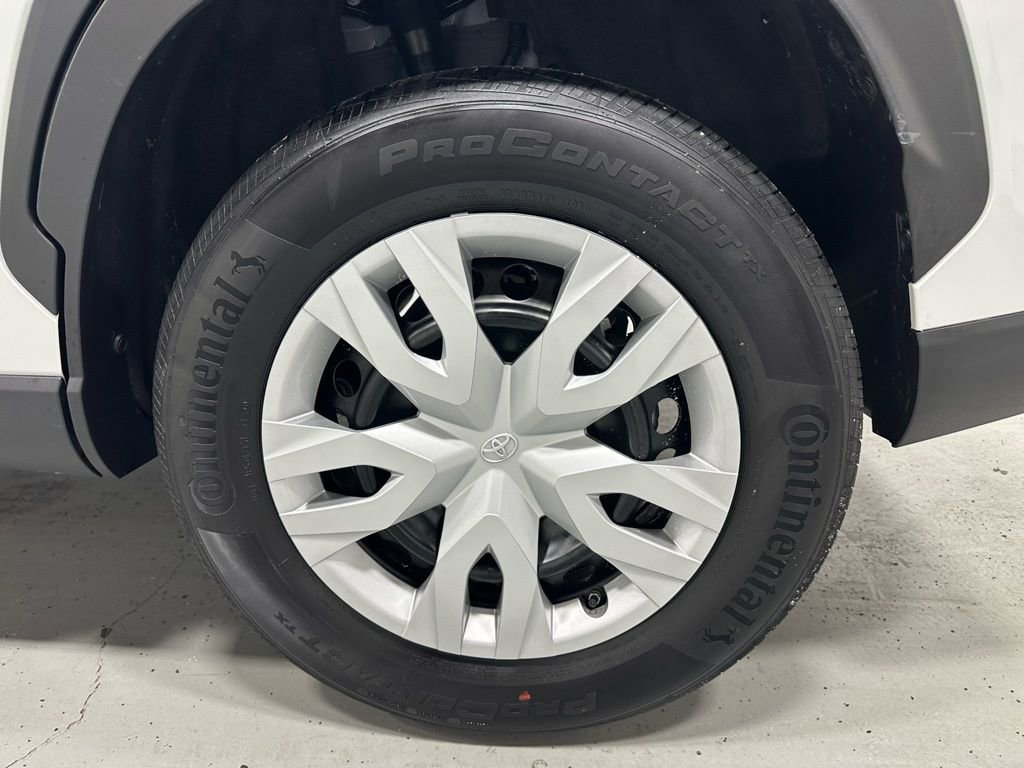 Used 2025 Toyota Corolla Cross L image 63