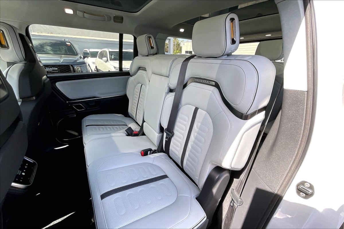 Used 2024 Rivian R1S Adventure Quad AWD/4WD image 23