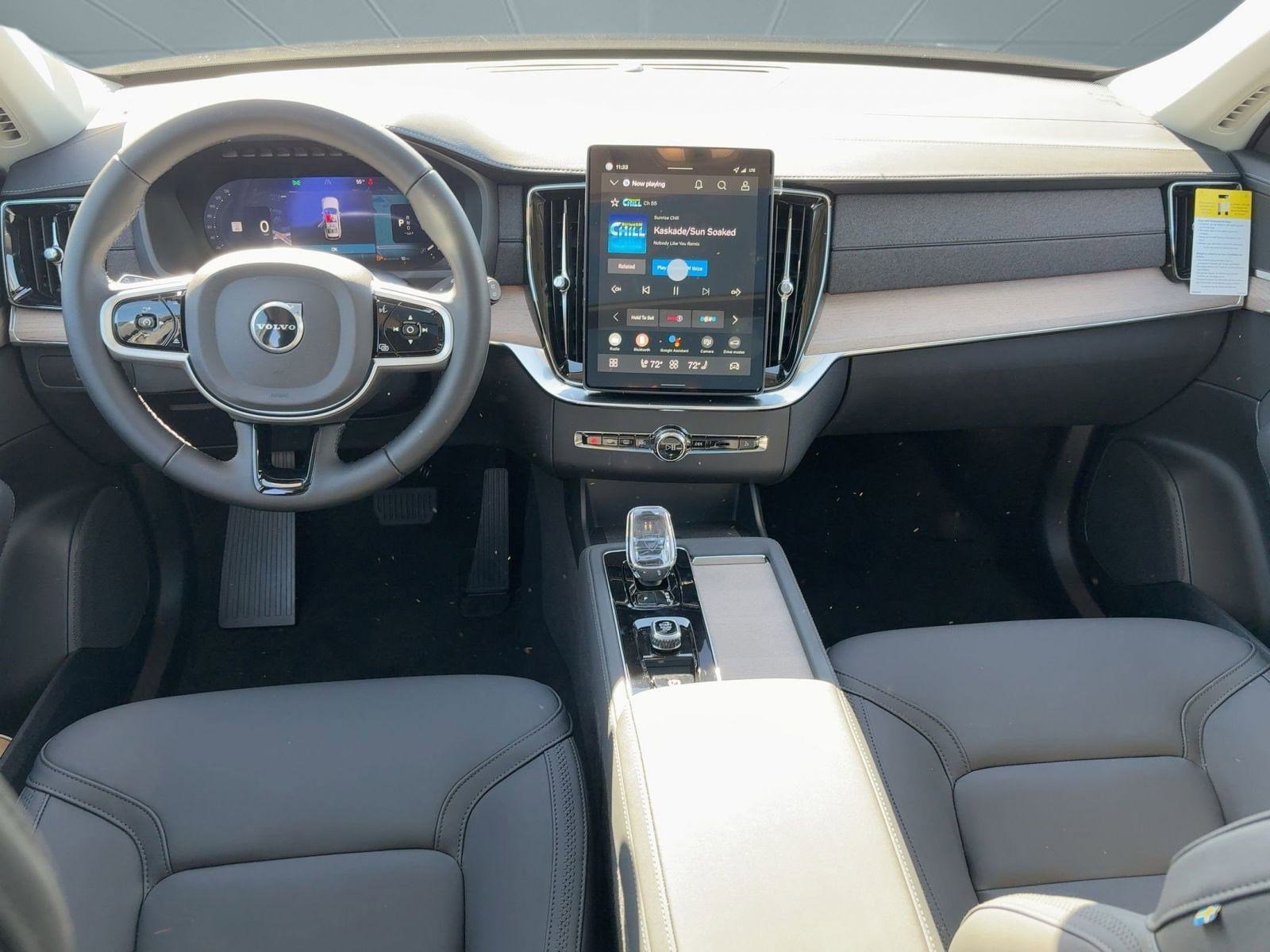 New 2026 Volvo XC90 B6 Plus w/ Protection Package image 17