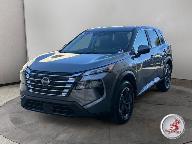 Used 2025 Nissan Rogue SV AWD/4WD image 3