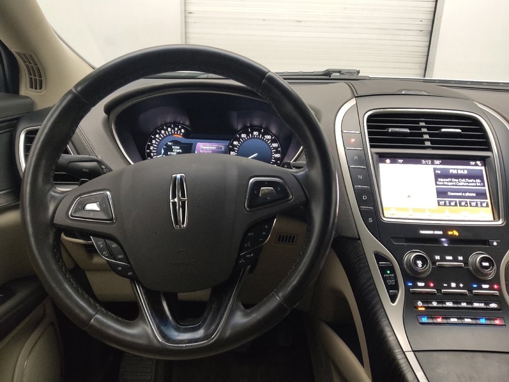 Used 2017 Lincoln MKX Reserve w/ Lincoln MKX Climate Package image 22