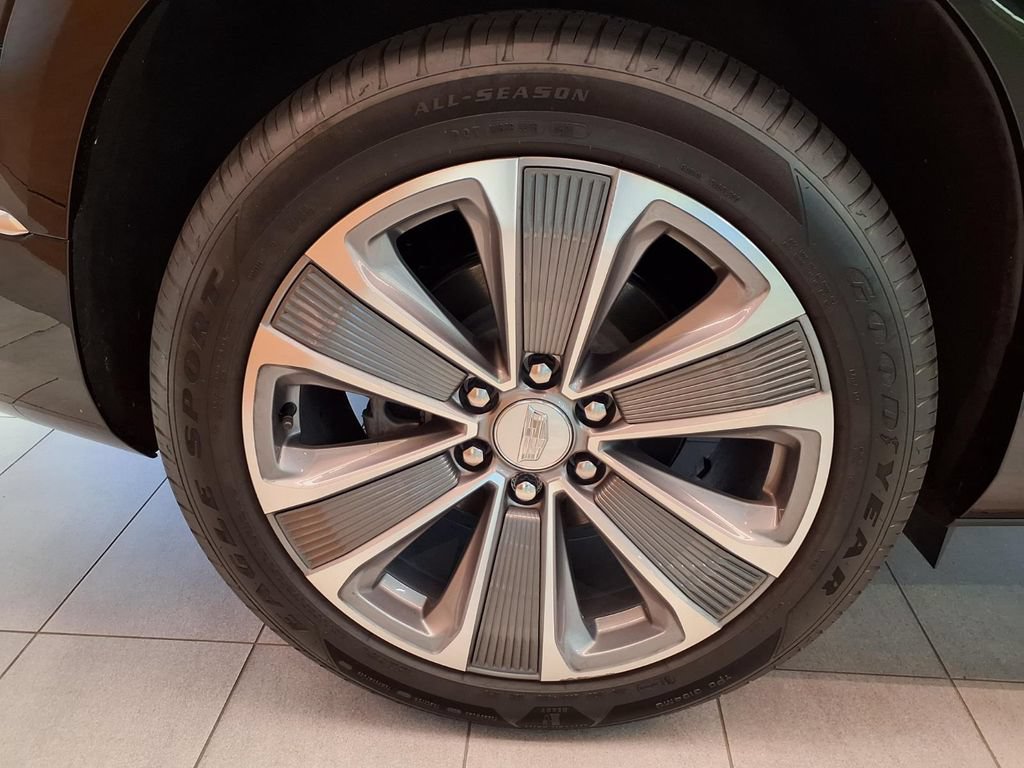 Certified 2026 Cadillac Vistiq Luxury AWD/4WD image 19