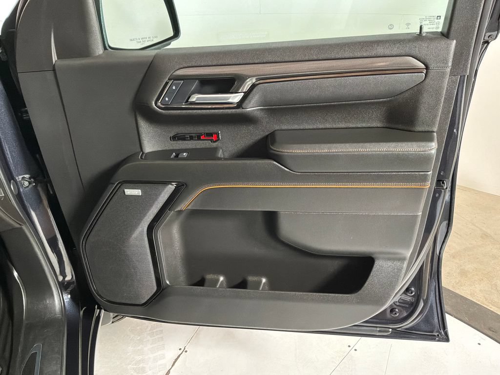 Used 2025 GMC Sierra 1500 AT4 w/ Technology Package AWD/4WD image 14