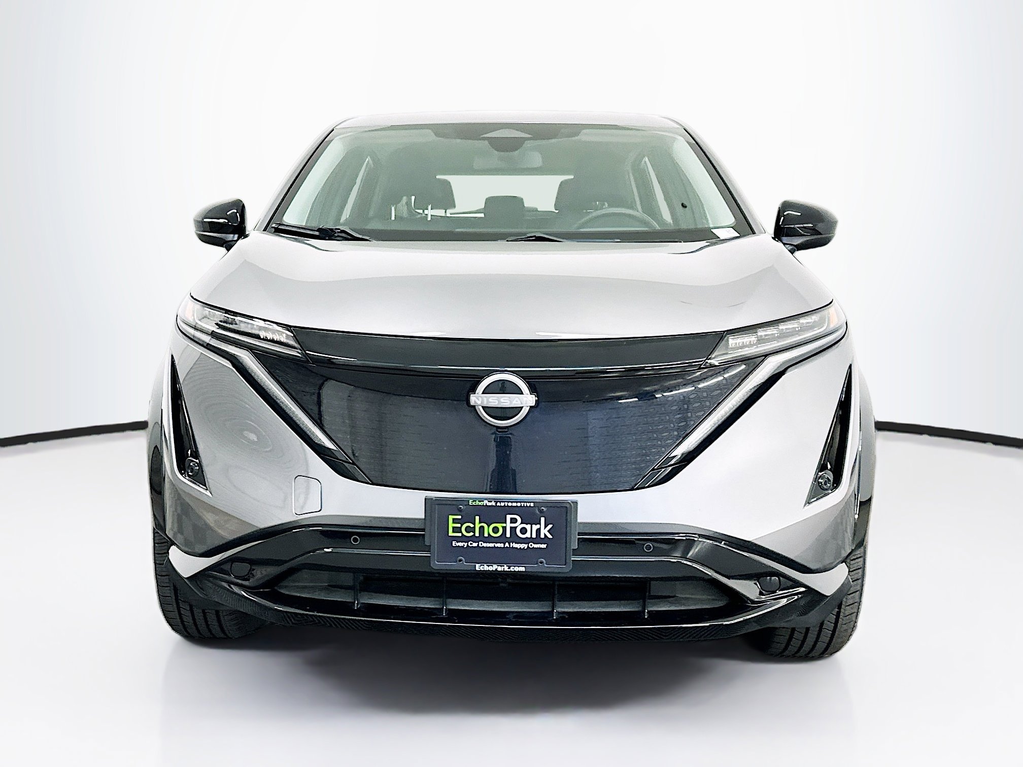 Used 2023 Nissan Ariya AWD image 2