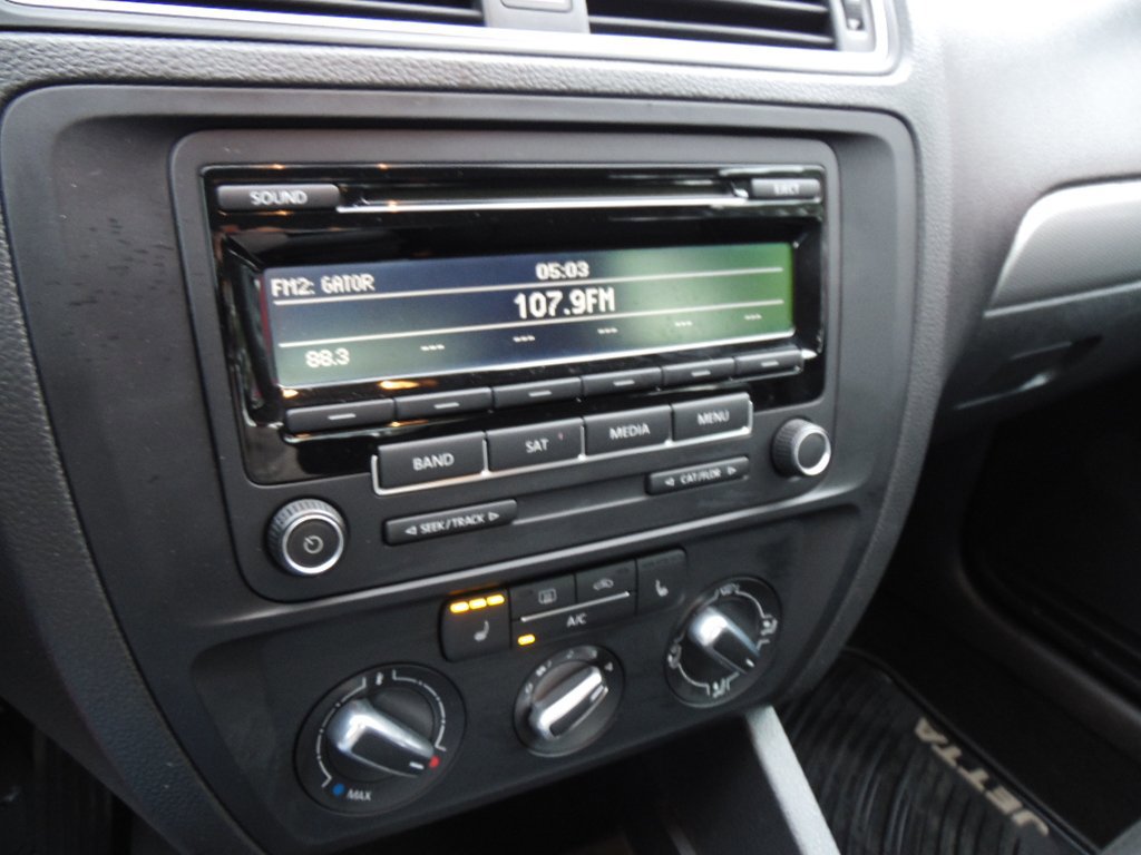 Used 2015 Volkswagen Jetta SE image 6