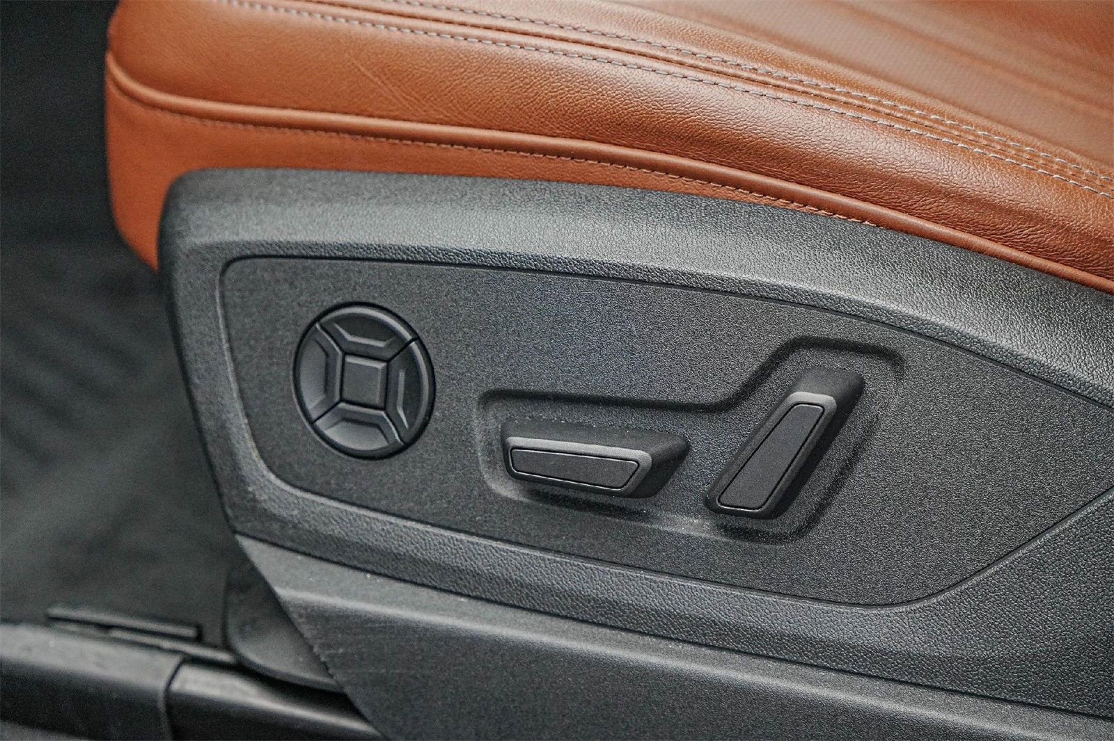 Used 2024 Audi Q8 e-tron Premium Plus image 23