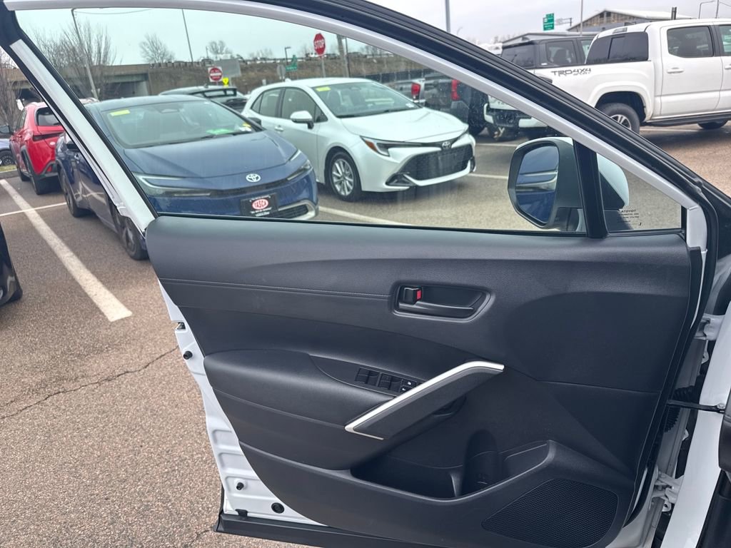 Used 2024 Toyota Corolla Cross SE w/ Moonroof Package image 34