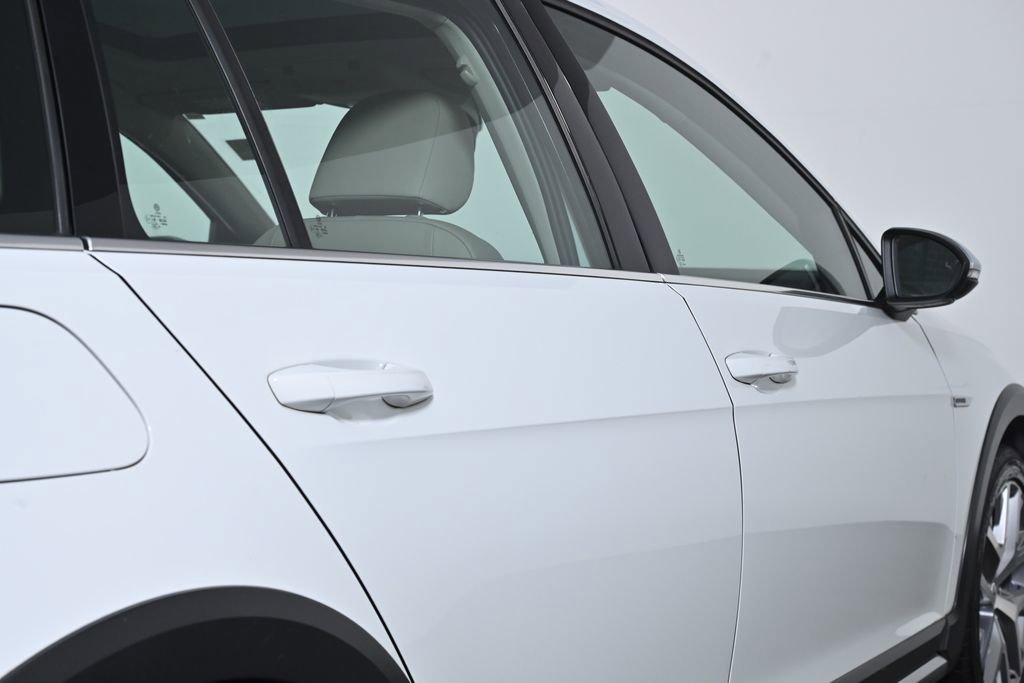 Used 2019 Volkswagen Golf Alltrack SE image 10