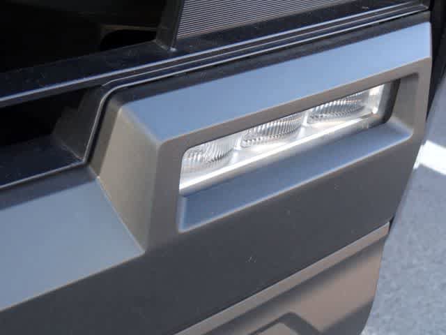 Used 2025 Toyota 4Runner SR5 AWD/4WD image 15