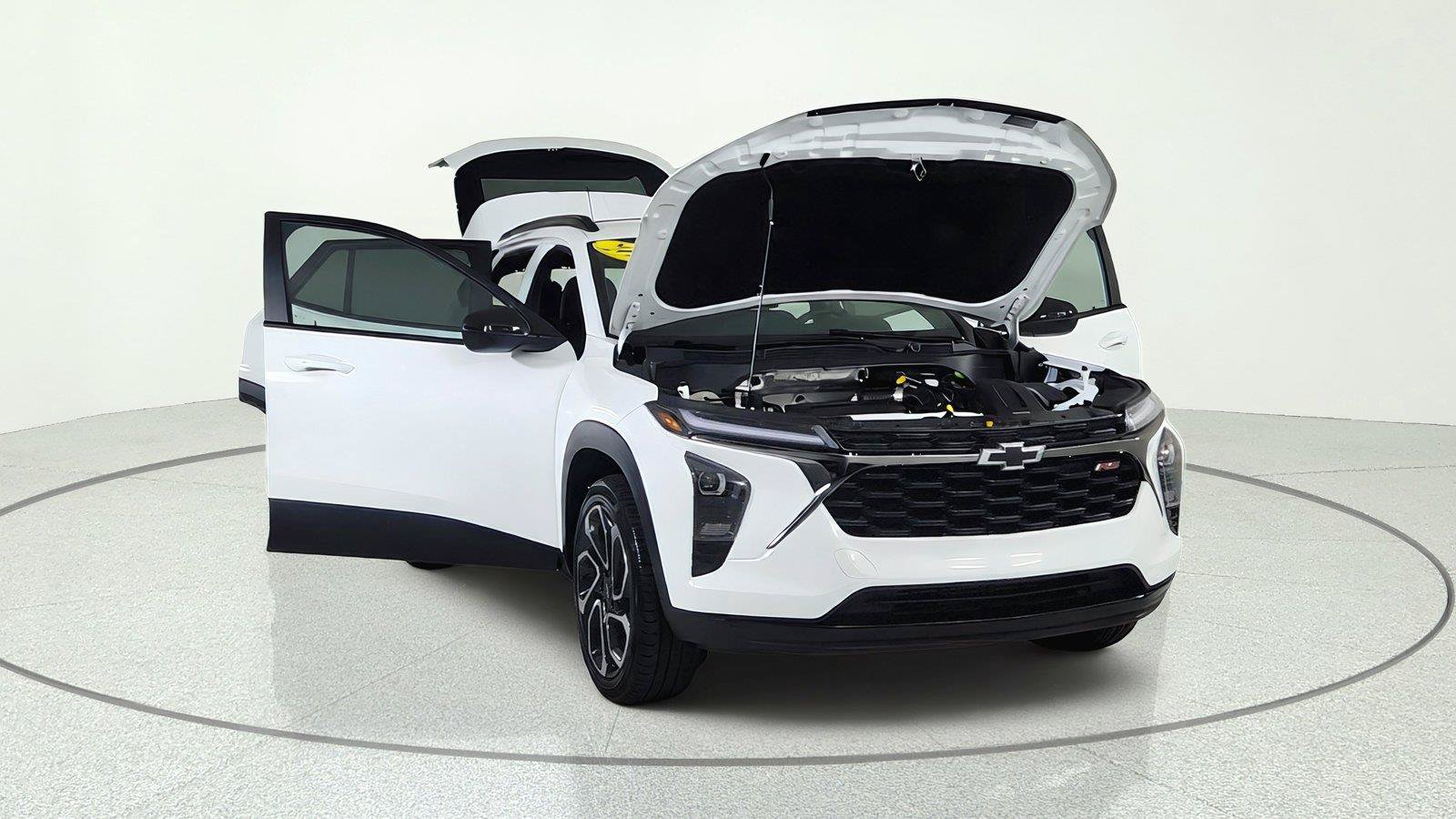 Used 2024 Chevrolet Trax RS w/ Driver Confidence Package FWD image 9