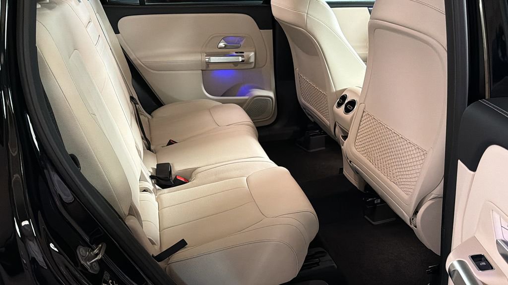 Used 2021 Mercedes-Benz GLB 250 4MATIC image 12