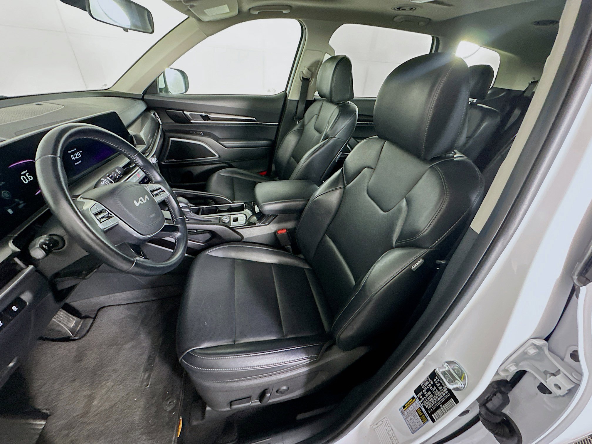 Used 2025 Kia Telluride S image 13