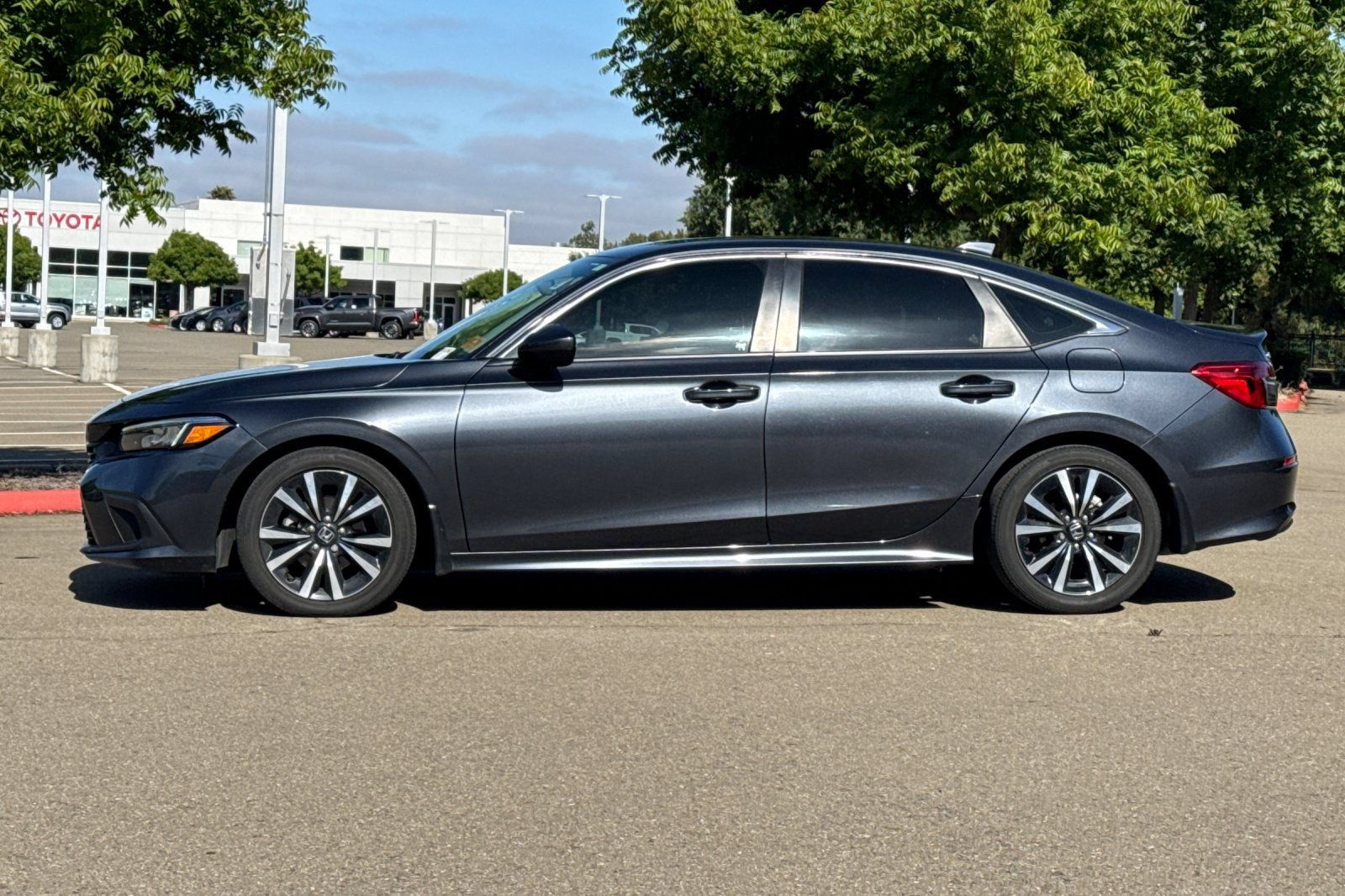 Used 2023 Honda Civic EX image 7