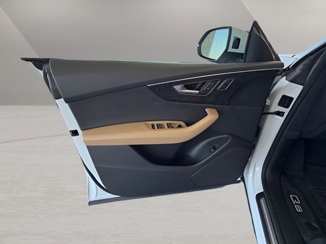 Used 2025 Audi Q8 Premium image 13
