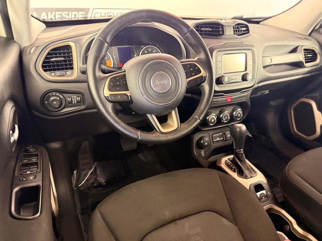 Used 2015 Jeep Renegade Latitude AWD/4WD image 26