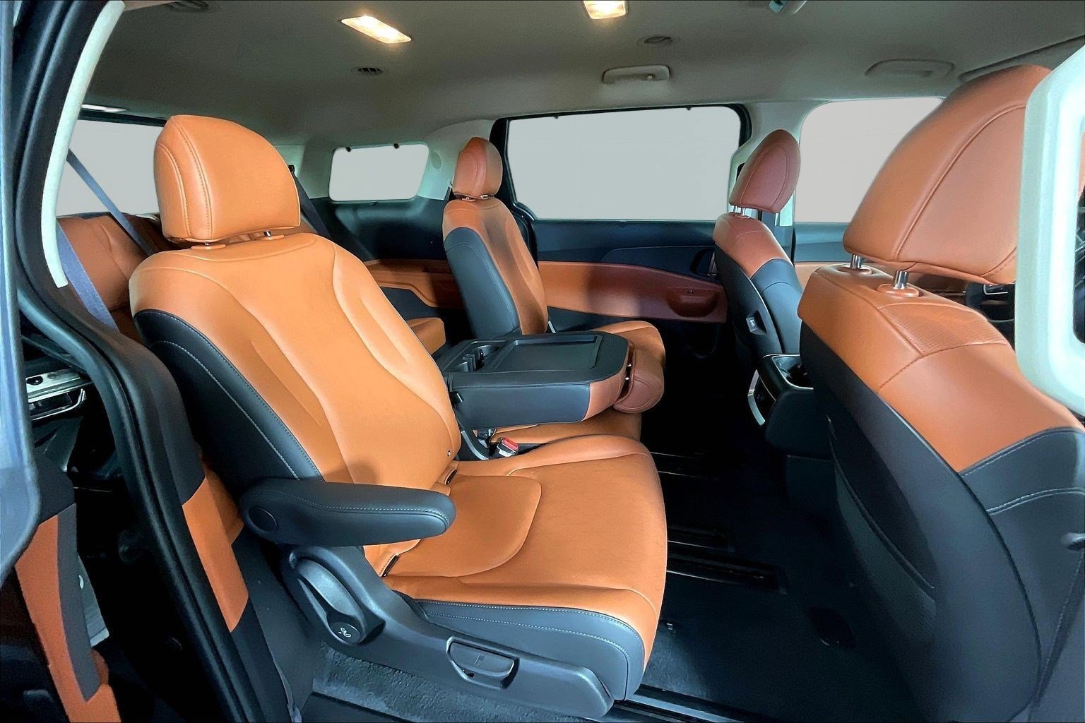 Certified 2026 Kia Carnival EX FWD image 25