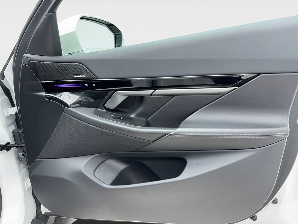 Used 2025 BMW 530i RWD image 45