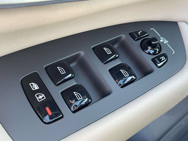 Certified 2026 Volvo XC90 B5 Plus AWD/4WD image 16
