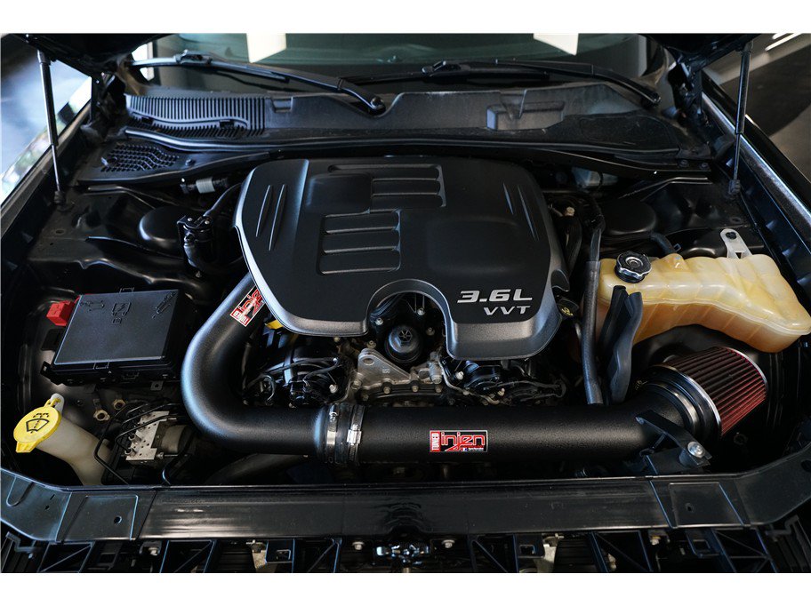 Used 2016 Dodge Challenger SXT RWD image 10