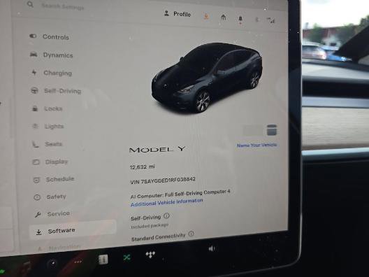 Used 2024 Tesla Model Y 2WD image 5