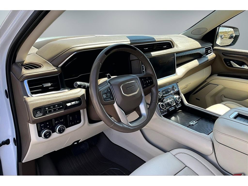 Used 2023 GMC Yukon XL Denali w/ Denali Reserve Package AWD/4WD image 14