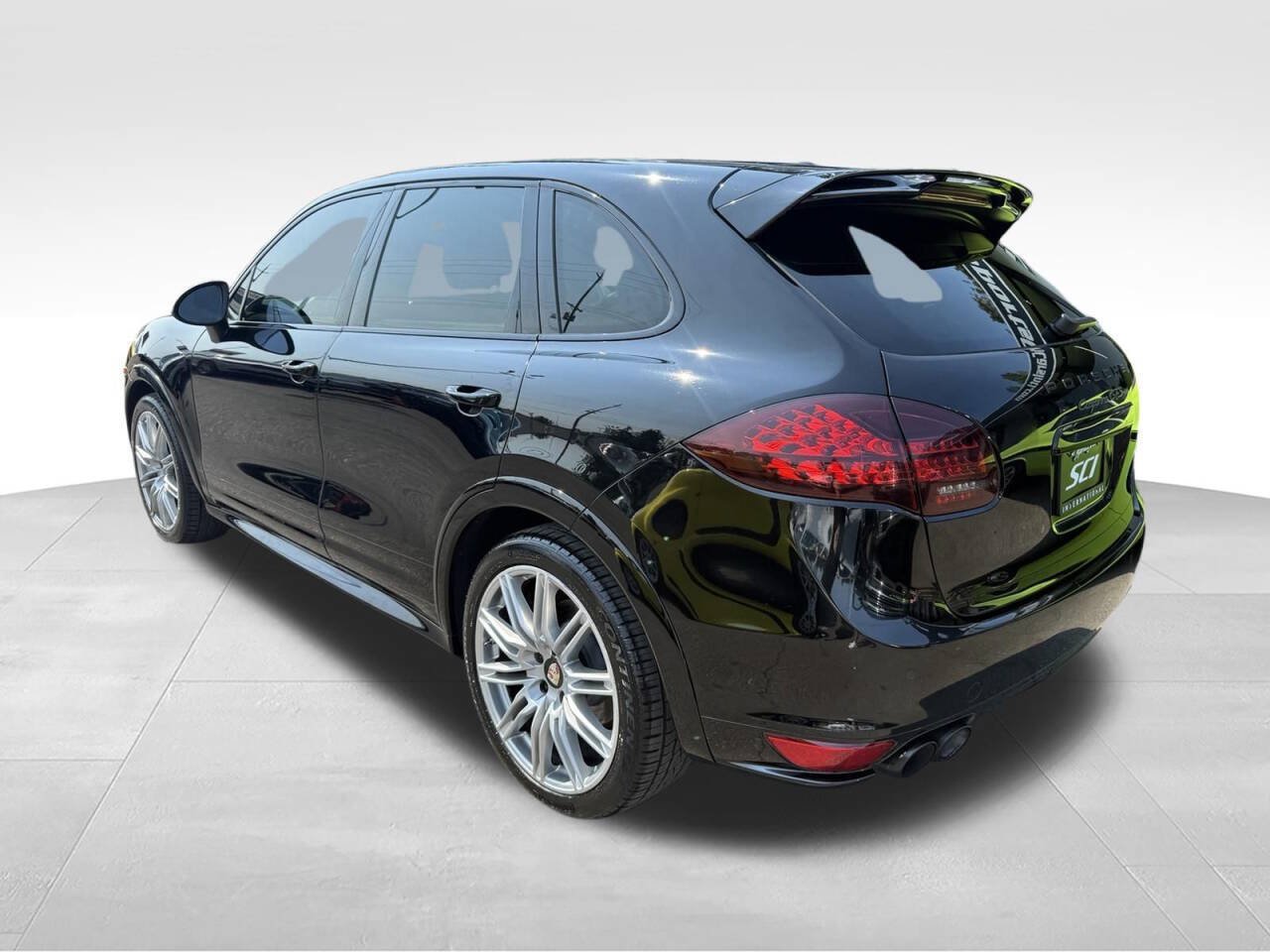 Used 2013 Porsche Cayenne GTS AWD/4WD image 11