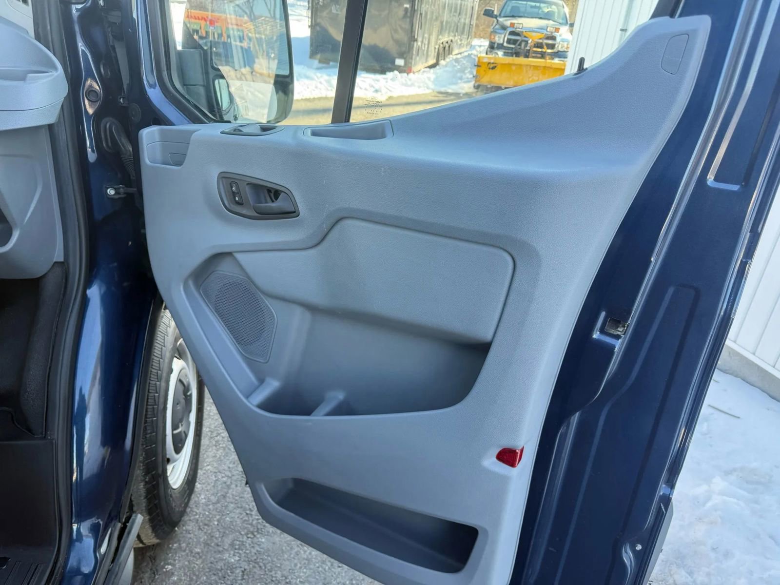 Used 2017 Ford Transit 250 Medium Roof w/Sliding Side Doo image 29