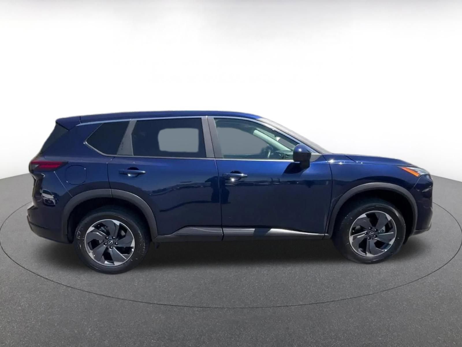 Used 2025 Nissan Rogue SV FWD image 16