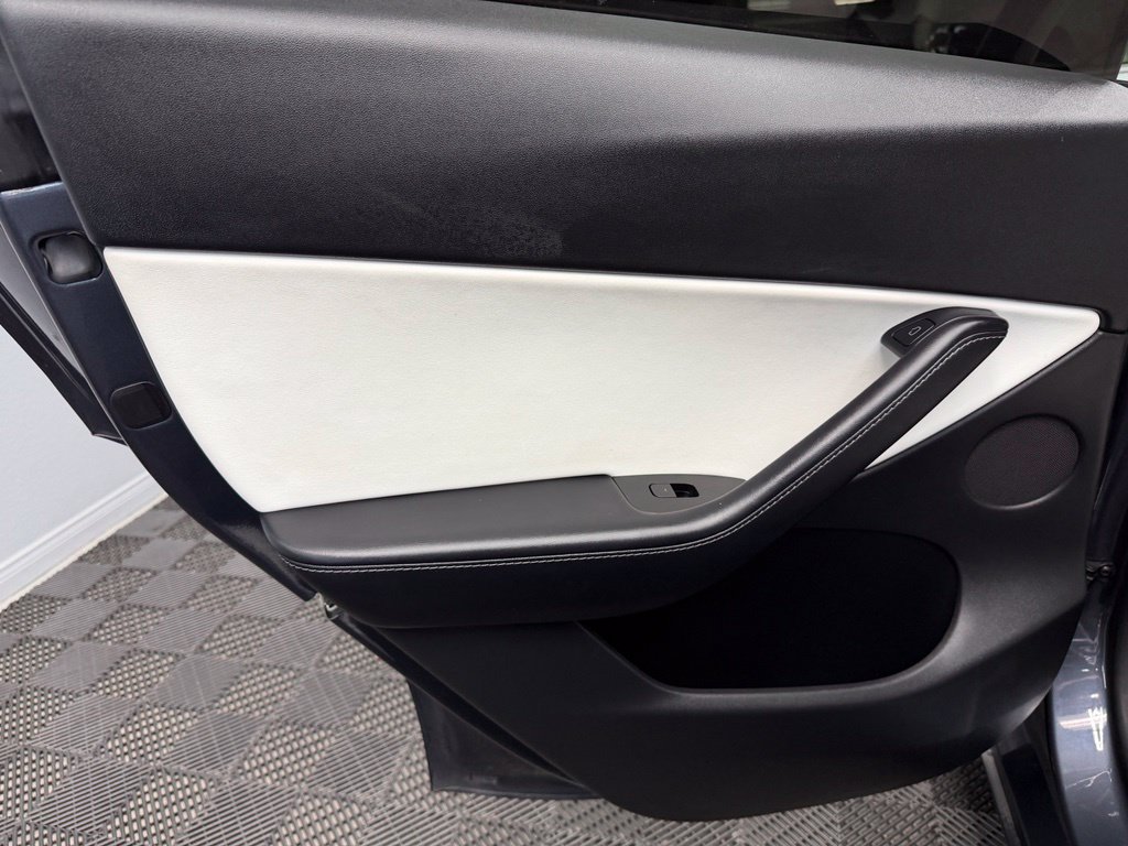 Used 2022 Tesla Model Y Performance AWD/4WD image 39
