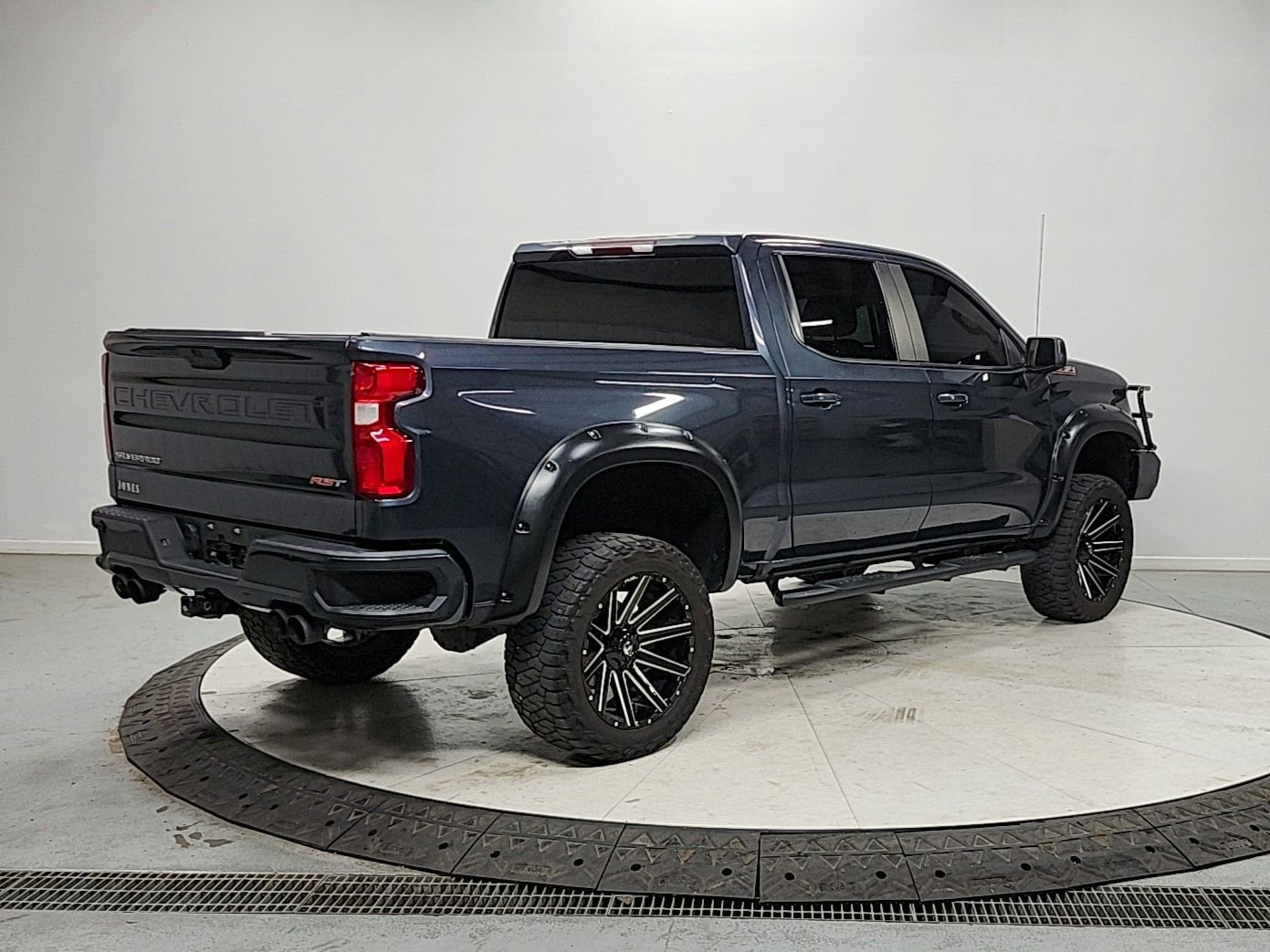 Used 2021 Chevrolet Silverado 1500 RST image 7