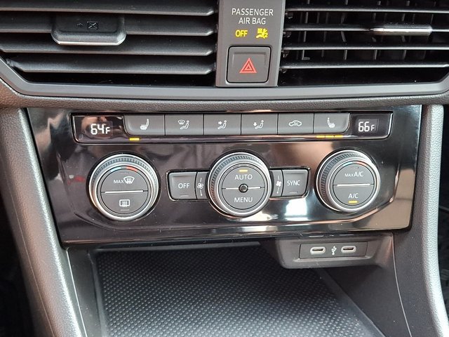 Used 2023 Volkswagen Jetta SE w/ Black Wheel Package FWD image 19