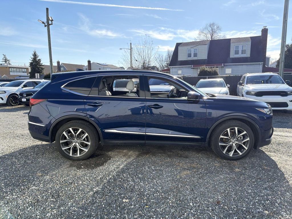 Used 2023 Acura MDX SH-AWD w/ Technology Package image 9