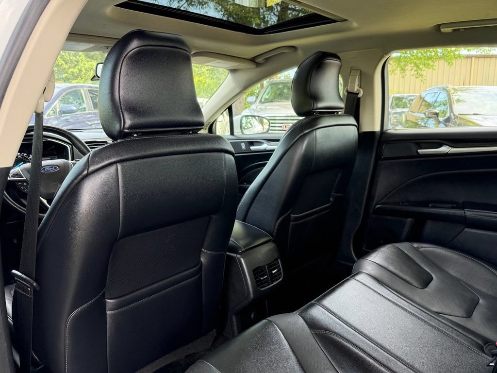 Used 2019 Ford Fusion Titanium AWD/4WD image 16