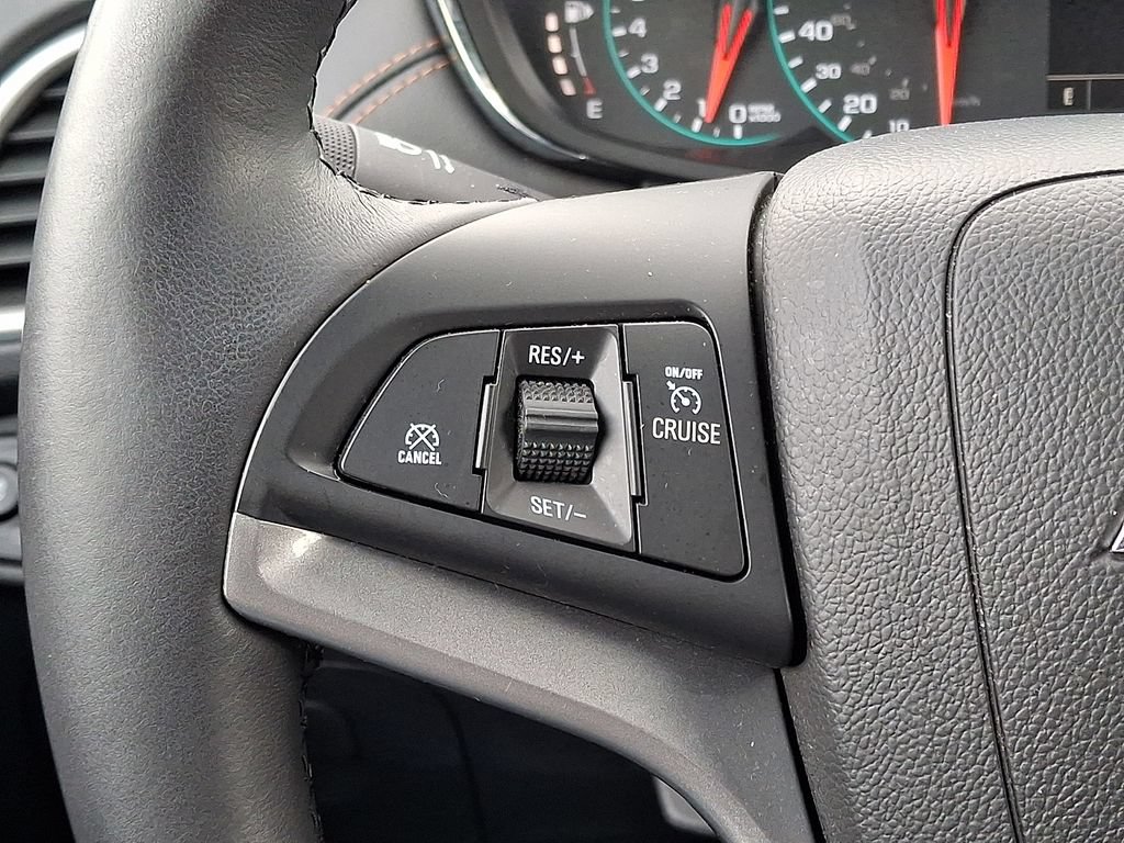 Used 2022 Chevrolet Trax LT w/ LT Convenience Package AWD/4WD image 22