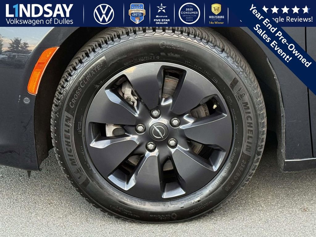 Used 2019 Chrysler Pacifica Limited w/ Advanced Safetytec Group image 8