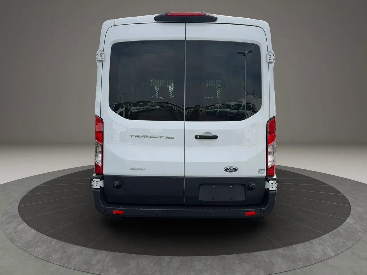 Used 2018 Ford Transit 350 XL image 6